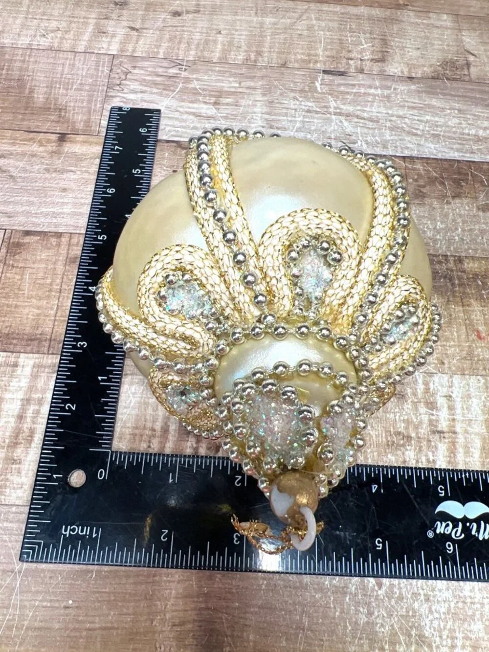 Vtg Pair Of Gold Beaded & Glittered Christmas Ornaments With Elegant Drop Design